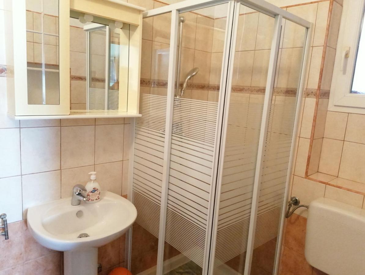 Nice Apartment Montepozzo With Private Garden Rovinj Exterior foto