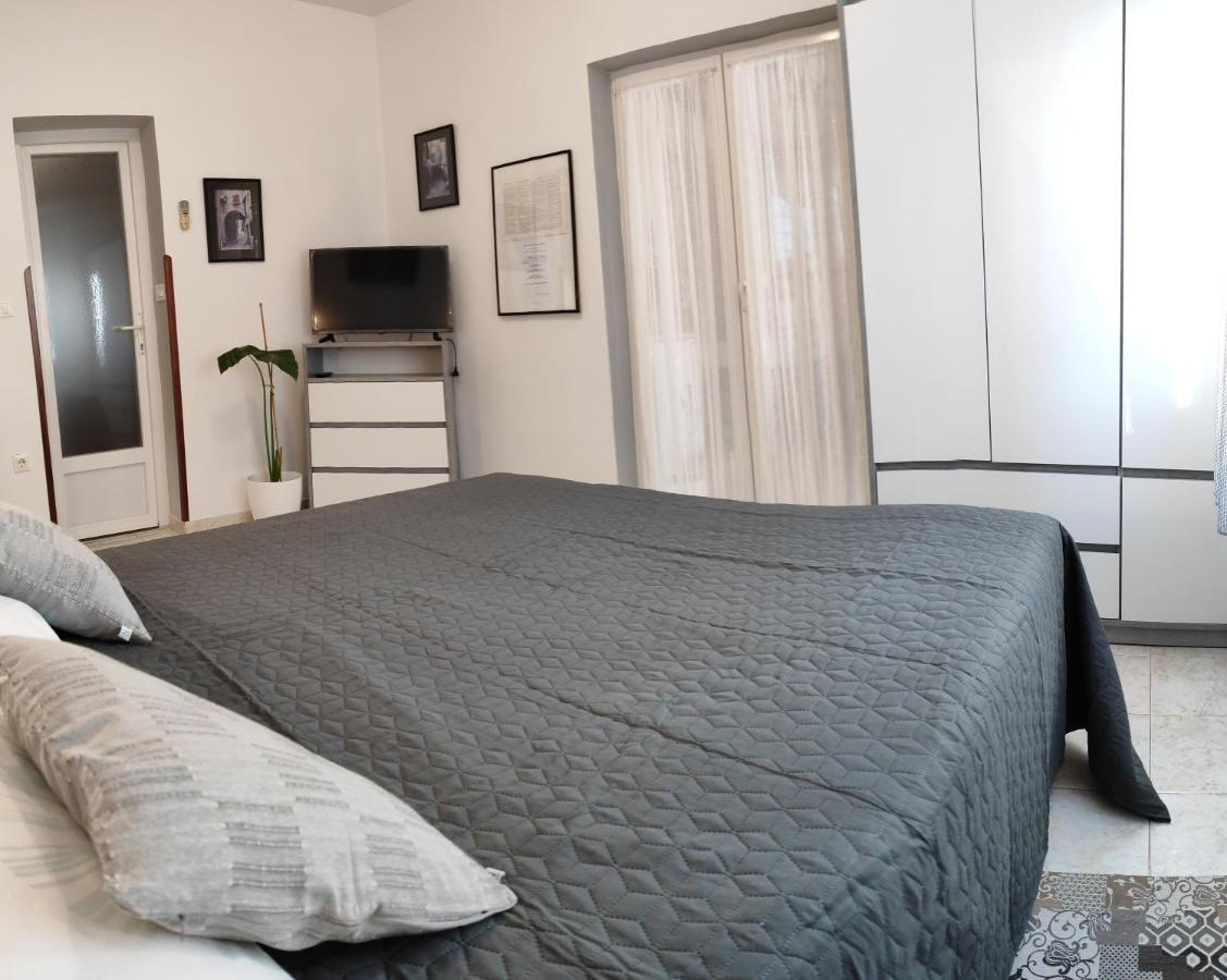 Nice Apartment Montepozzo With Private Garden Rovinj Exterior foto